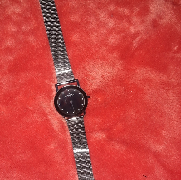 Watch - Picture 2 of 3